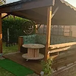 Paisible A Estivareilles, Piscine Chauffee, Animaux Acceptes - Fr-1-489-615 Vakantiehuis