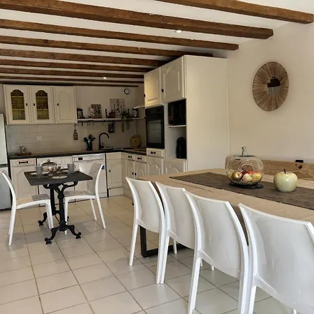 Paisible A Estivareilles, Piscine Chauffee, Animaux Acceptes - Fr-1-489-615 Hétvégi ház